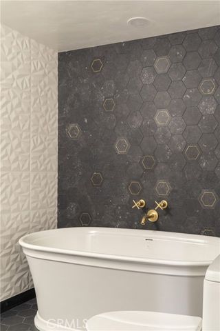 729 Brentwood, Lake Arrowhead, CA 92352