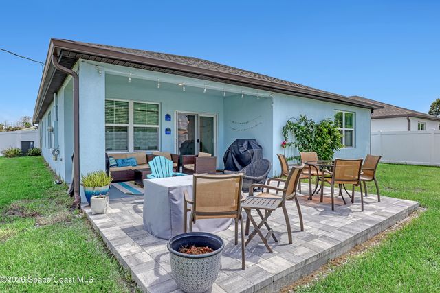 2072 Advana Street NE, Palm Bay, FL 32905