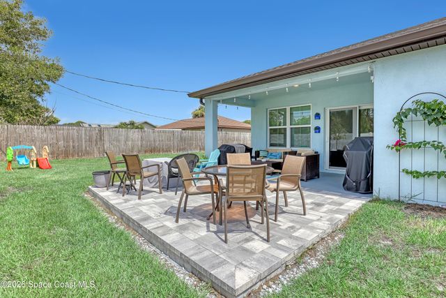 2072 Advana Street NE, Palm Bay, FL 32905