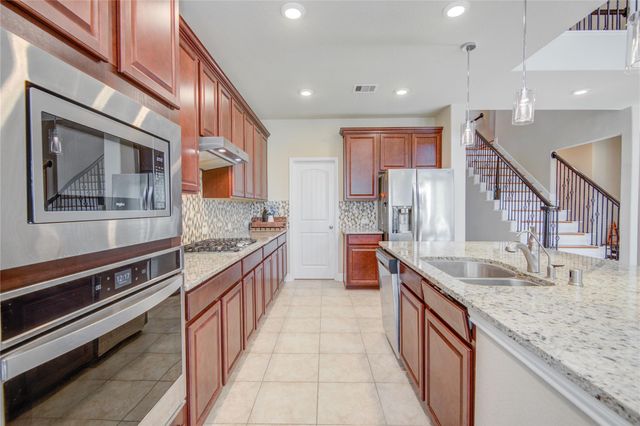 12902 Oak Falls Drive, Pearland, TX 77584