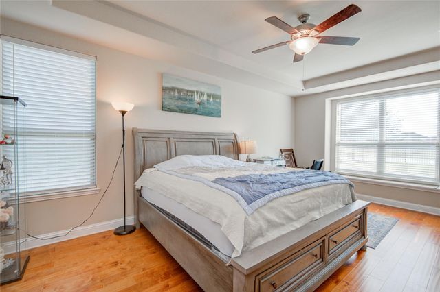 12902 Oak Falls Drive, Pearland, TX 77584