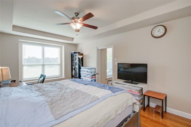 12902 Oak Falls Drive, Pearland, TX 77584