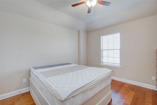 12902 Oak Falls Drive, Pearland, TX 77584