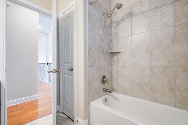 12902 Oak Falls Drive, Pearland, TX 77584