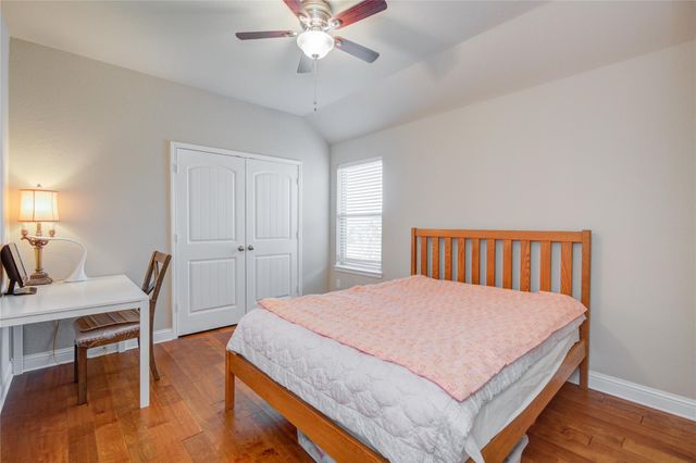 12902 Oak Falls Drive, Pearland, TX 77584