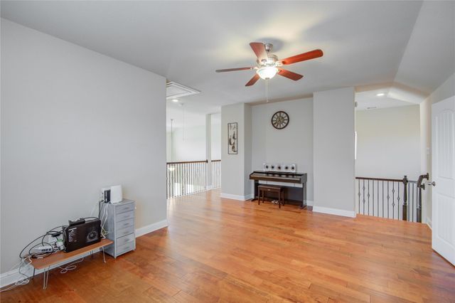 12902 Oak Falls Drive, Pearland, TX 77584