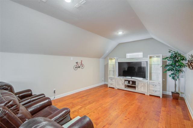 12902 Oak Falls Drive, Pearland, TX 77584