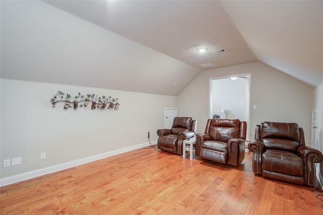 12902 Oak Falls Drive, Pearland, TX 77584