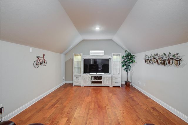 12902 Oak Falls Drive, Pearland, TX 77584