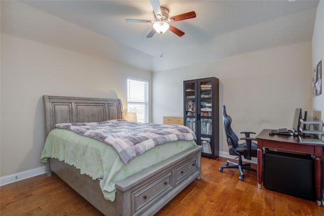 12902 Oak Falls Drive, Pearland, TX 77584