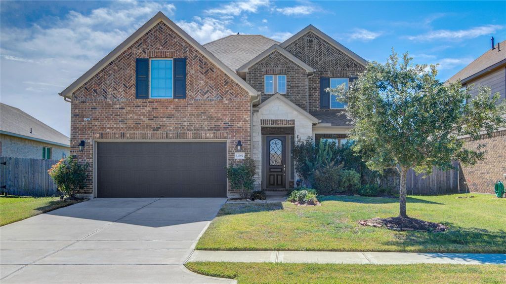 12902 Oak Falls Drive, Pearland, TX 77584