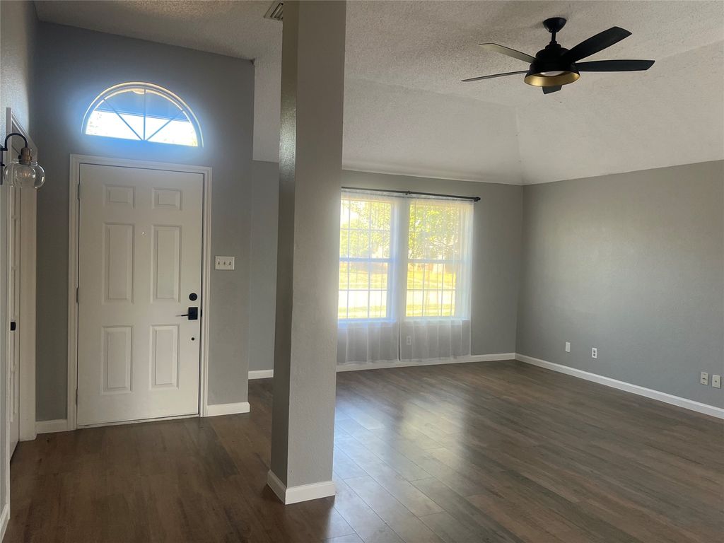4125 Gardner Drive, The Colony, TX 75056 — photo 2