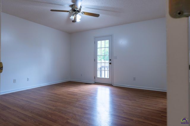 113 Lake Lillian Drive, Perry, GA 31069