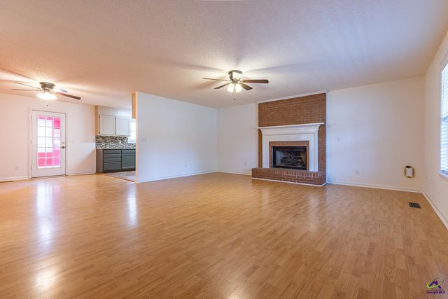 113 Lake Lillian Drive, Perry, GA 31069