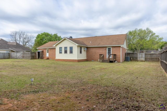 113 Lake Lillian Drive, Perry, GA 31069