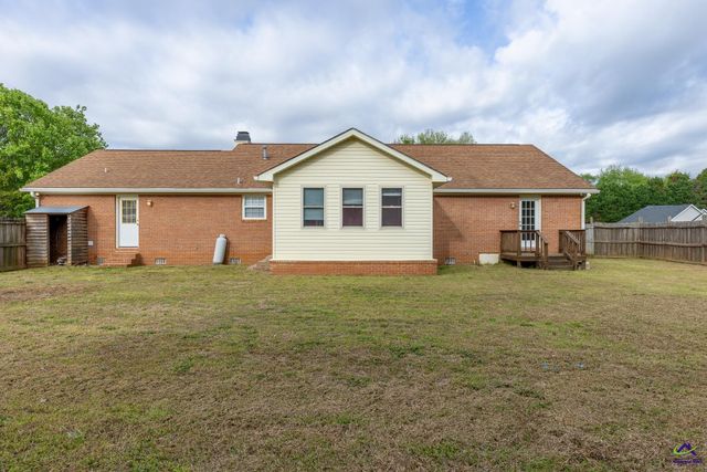 113 Lake Lillian Drive, Perry, GA 31069