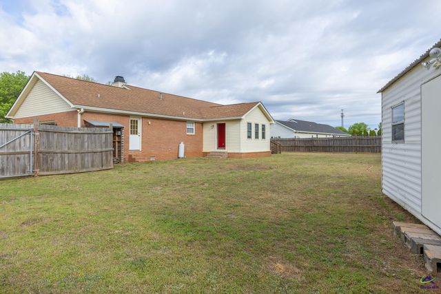 113 Lake Lillian Drive, Perry, GA 31069