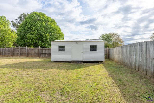 113 Lake Lillian Drive, Perry, GA 31069