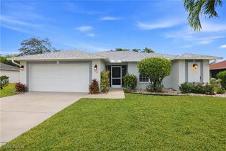 218 Marseille DR, Naples, FL 34112