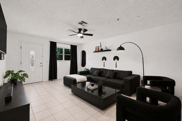 437 FLEMING Avenue, Greenacres, FL 33463