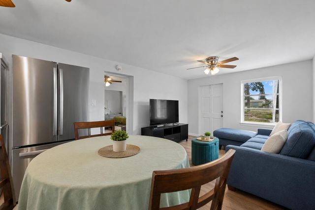 437 FLEMING Avenue, Greenacres, FL 33463