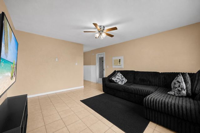 437 FLEMING Avenue, Greenacres, FL 33463