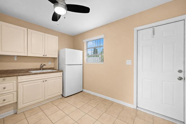 437 FLEMING Avenue, Greenacres, FL 33463
