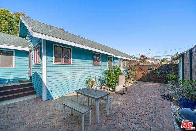 233 Lindero Avenue, Long Beach, CA 90803