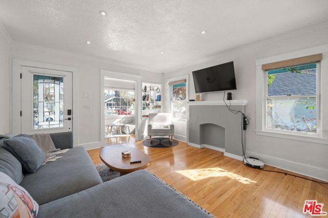 233 Lindero Avenue, Long Beach, CA 90803