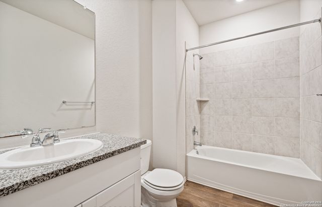 4111 Fort Palmer, St Hedwig, TX 78152