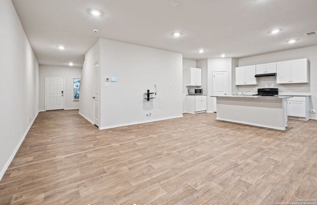 4111 Fort Palmer, St Hedwig, TX 78152