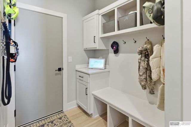 7864 Von Street, Papillion, NE 68046