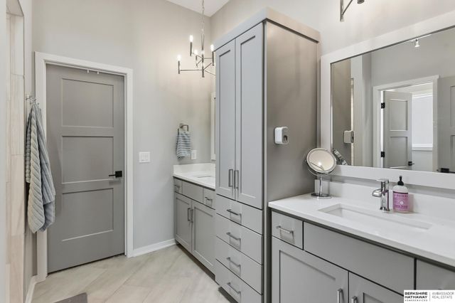 7864 Von Street, Papillion, NE 68046