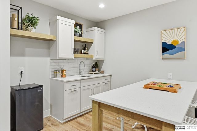 7864 Von Street, Papillion, NE 68046