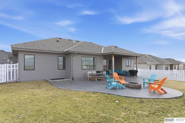 7864 Von Street, Papillion, NE 68046