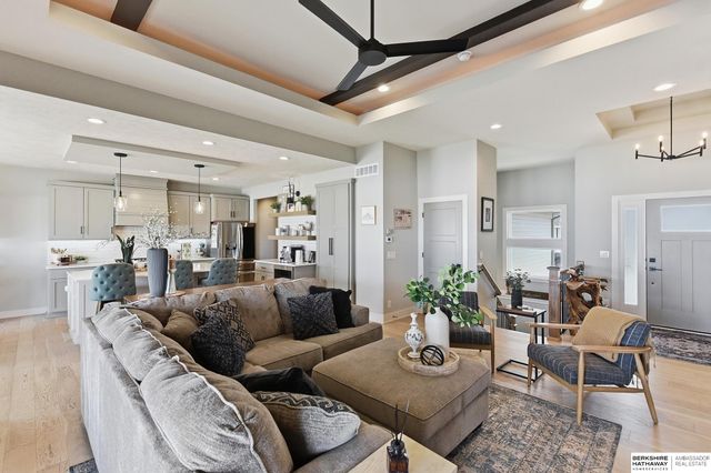 7864 Von Street, Papillion, NE 68046