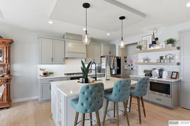 7864 Von Street, Papillion, NE 68046