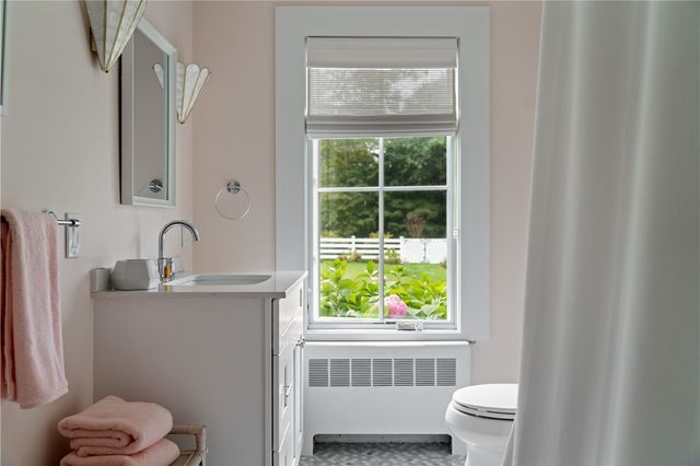 124 Harrison Avenue, Newport, RI 02840