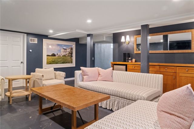 124 Harrison Avenue, Newport, RI 02840