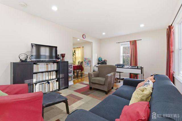 1377 Bryant Street, Rahway, NJ 07065