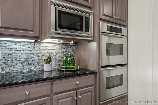 6705 E 114th Street S, Bixby, OK 74008