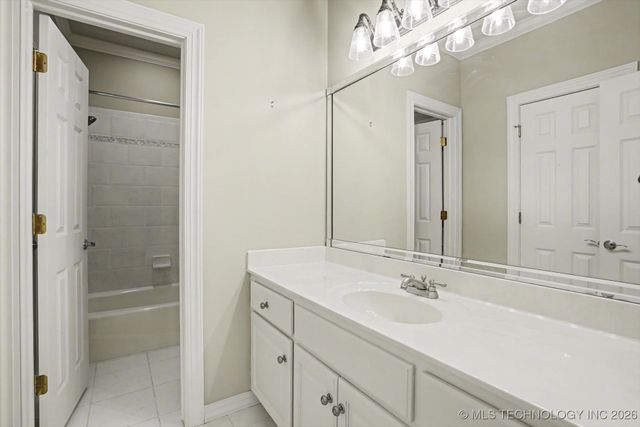 6705 E 114th Street S, Bixby, OK 74008