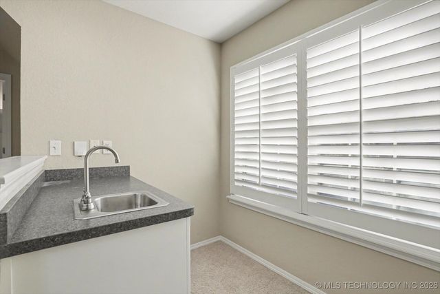 6705 E 114th Street S, Bixby, OK 74008