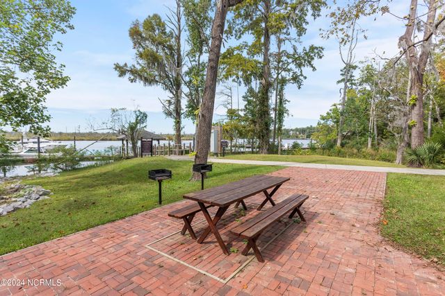 656 Jenoa Drive, Castle Hayne, NC 28429