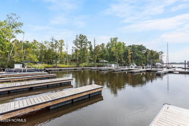 656 Jenoa Drive, Castle Hayne, NC 28429