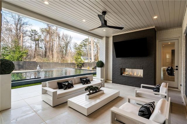 185 Pebble Trail, Alpharetta, GA 30009