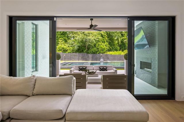 185 Pebble Trail, Alpharetta, GA 30009