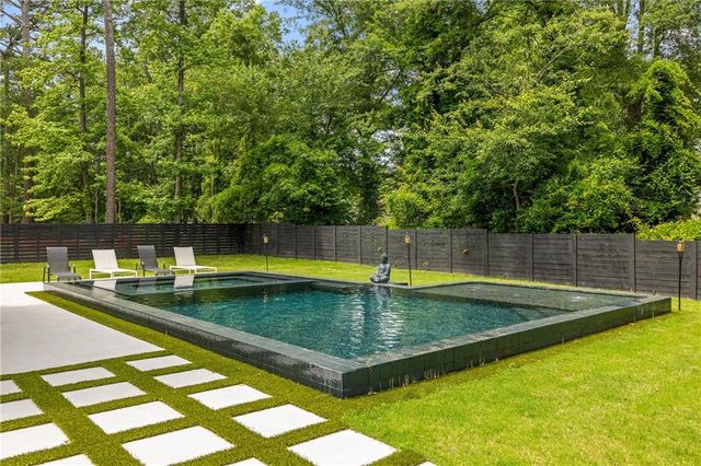 185 Pebble Trail, Alpharetta, GA 30009