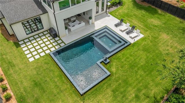 185 Pebble Trail, Alpharetta, GA 30009