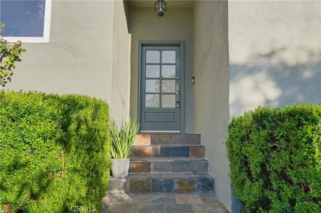 1406 Manzanita, Los Angeles, CA 90027